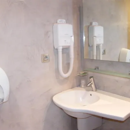 호텔 Cit'hotel Saint-pierre